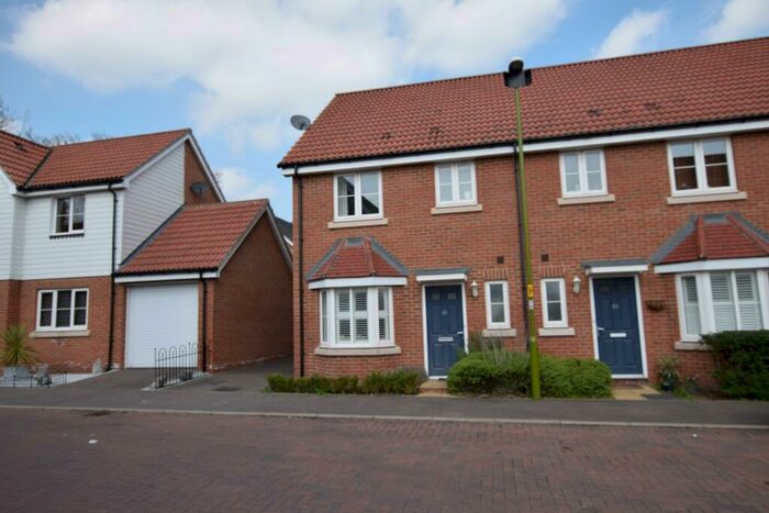 3 Bedroom House To Rent In Aldermere Avenue, Cheshunt, Waltham Cross, EN8