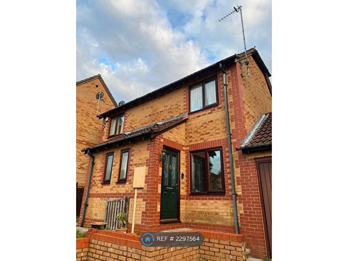 3 Bedroom Detached House To Rent In Fosters Lane, Bradwell, Milton Keynes, MK13