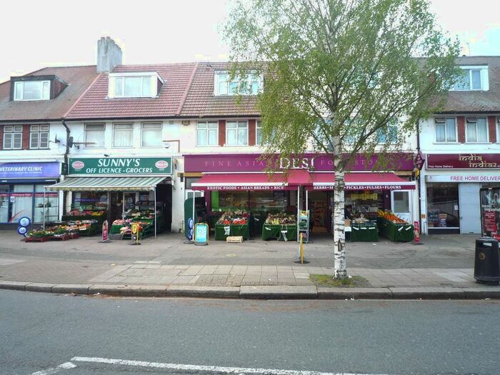 Studio To Rent In Green Parade, Hounslow, TW3