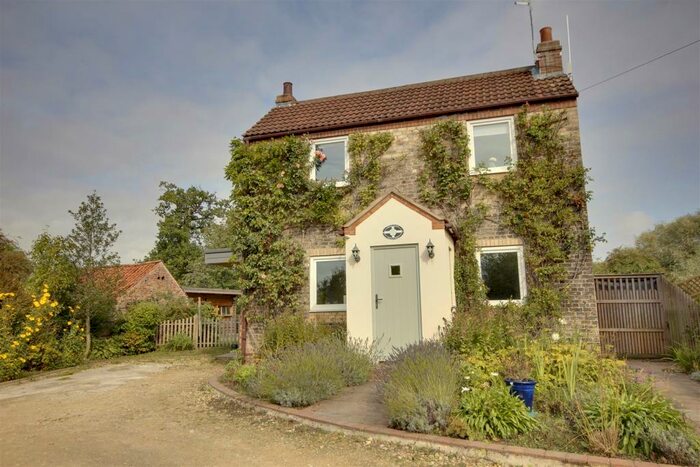 3 Bedroom Detached House For Sale In Back Street, Laxton, DN14