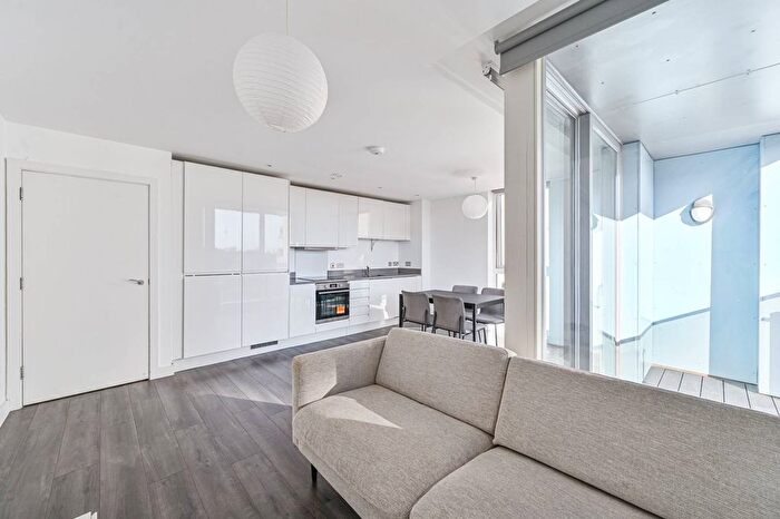 2 Bedroom Flat To Rent In Batavia Road, New Cross, London, SE14