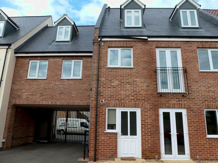 3 Bedroom Flat To Rent In Duggie Carter Court, John Kennedy Road, Kings Lynn, PE30