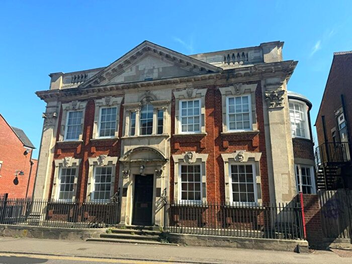 1 Bedroom Apartment For Sale In Cricklade Street, Swindon, SN1