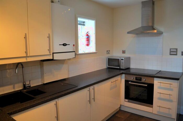 5 Bedroom Apartment To Rent In St. Georges Terrace, Jesmond, Newcastle Upon Tyne, NE2