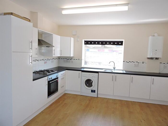 2 Bedroom Flat To Rent In Kingsway Avenue, Paignton, TQ4
