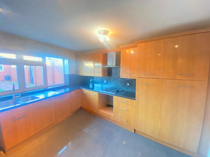 3 Bedroom End Of Terrace House To Rent In Laburnum Grove, Southall, Middlesex, UB1