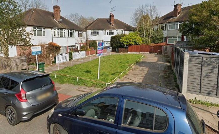 2 Bedroom Flat To Rent In Finchley, London, N3