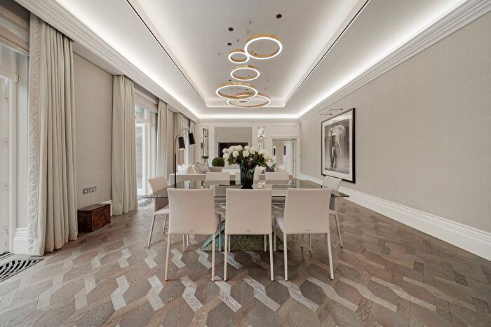 5 Bedroom Town House For Sale In Lowndes Place, London, SW1X - Photo 10