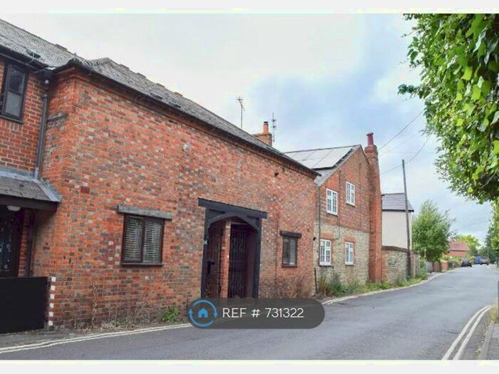 2 Bedroom Semi-Detached House To Rent In Southern Road, Thame, OX9
