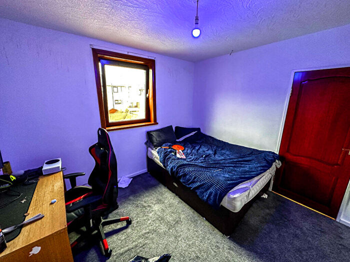 3 Bedroom Terraced House For Sale In Mastrick Road, Aberdeen, AB16