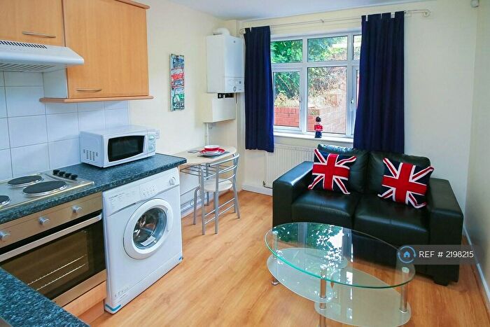 1 Bedroom Flat To Rent In Ash Road, Leeds, LS6