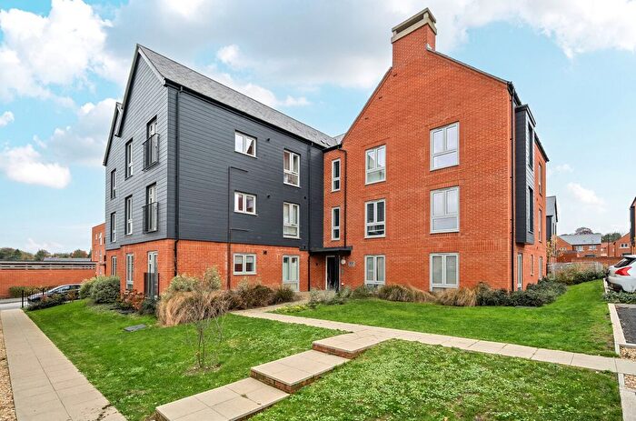 2 Bedroom Flat For Sale In Myler Close, Winchester, Hampshire, SO22