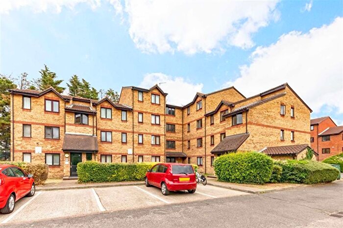 1 Bedroom Flat To Rent In Samuel Close, New Cross, SE14