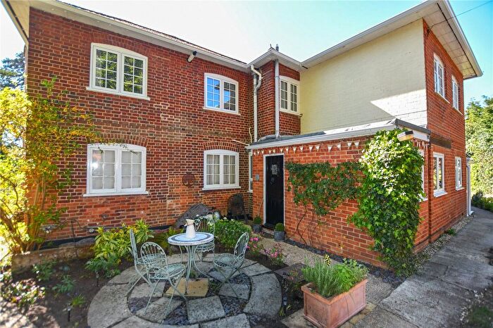 2 Bedroom Flat For Sale In Frog Hall Drive, Wokingham, Berkshire, RG40