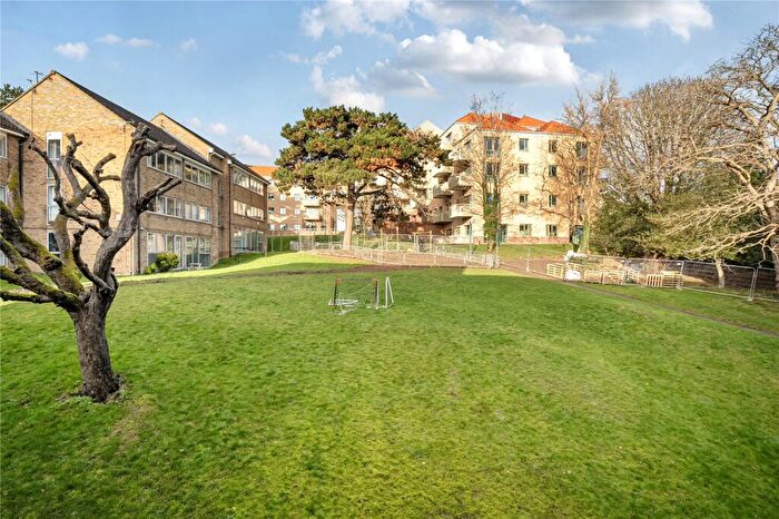 4 Bedroom Flat For Sale In Otto Close, Kirkdale, London, SE26