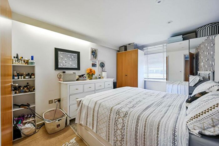 2 Bedroom Flat To Rent In Bacon Street, Shoreditch, London, E2