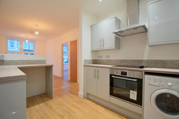 2 Bedroom Flat To Rent In Monthermer Road, Cathays, CF24