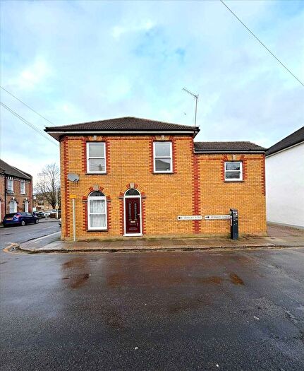 4 Bedroom End Terrace House To Rent In Berkley Row, Gravesend, DA12