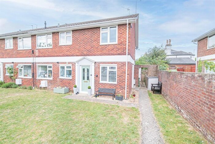 2 Bedroom Maisonette To Rent In Wilton Place, Basingstoke, Hants, RG21