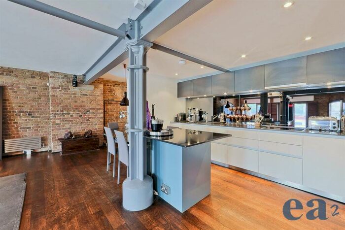 2 Bedroom Flat To Rent In St Johns Wharf, - St Johns Wharf, Wapping, E1W