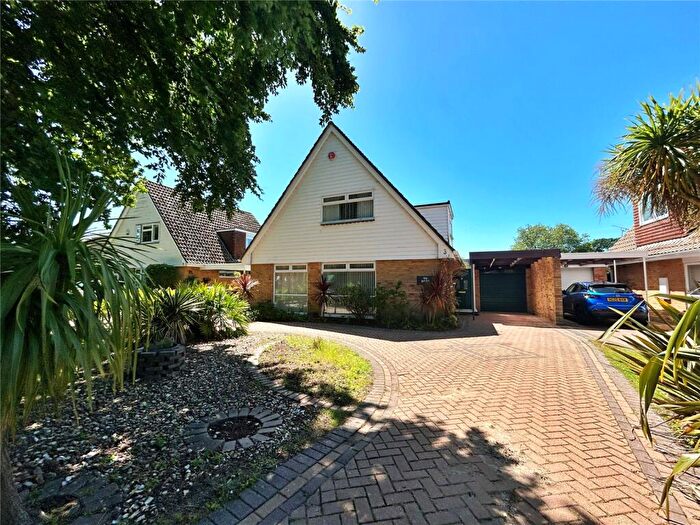 4 Bedroom Bungalow For Sale In Wharncliffe Road, Highcliffe, Christchurch, Dorset, BH23