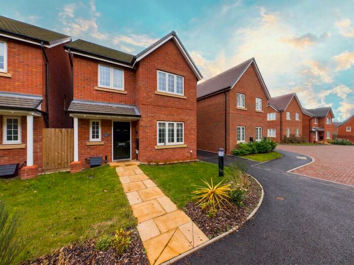 3 Bedroom Detached House For Sale In Hawthorn Drive, Burton Green, Kenilworth, Warwickshire, CV8