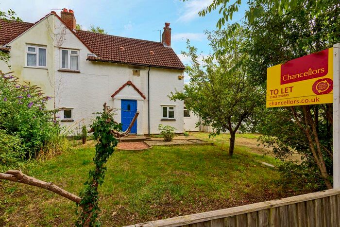 3 Bedroom Semi-Detached House To Rent In Churchill Place, Wolvercote, OX2