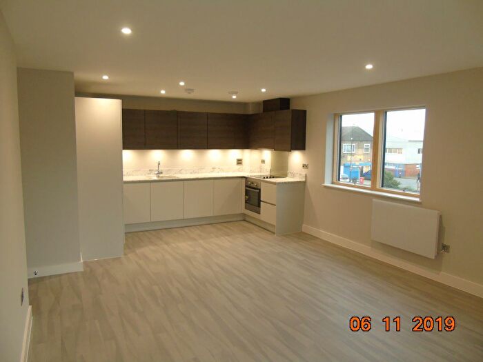 2 Bedroom Flat To Rent In Stoke Road, Slough, SL2