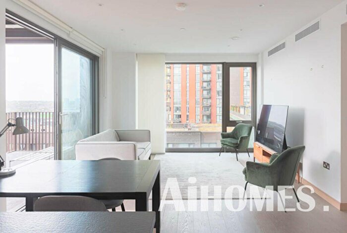 2 Bedroom Apartment For Sale In Legacy Building, Viaduct Gardens, London, SW11