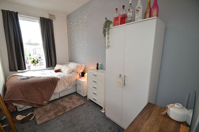 5 Bedroom Semi Detached House To Rent In Belgrave Avenue, Manchester, M14