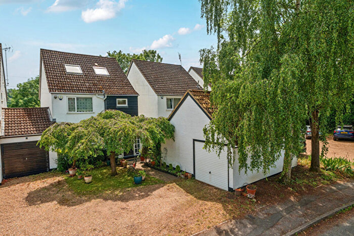 4 Bedroom Detached House For Sale In Temple Lane, Marlow, SL7