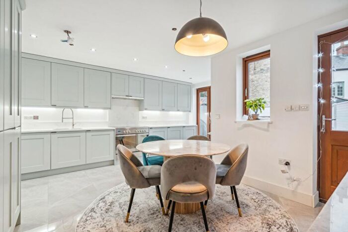 5 Bedroom Town House For Sale In Thompsons Yard, Tilehouse Street, Hitchin, SG5
