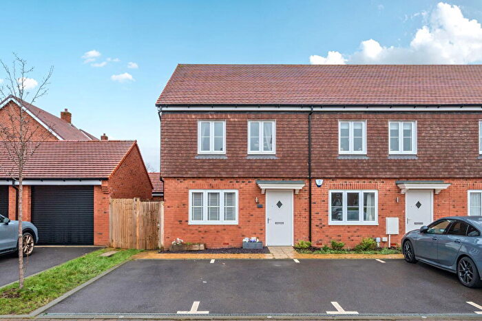 2 Bedroom End Of Terrace House For Sale In Gleneagles Road, Boorley Green, Southampton, SO32