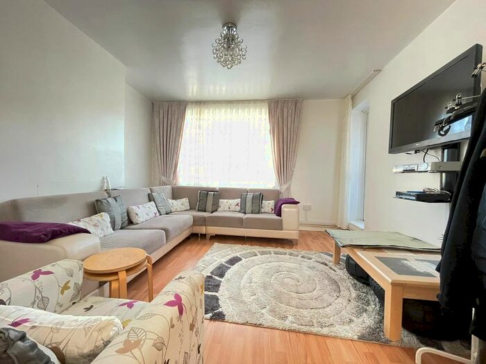 2 Bedroom Flat To Rent In Mayville Estate, London, N16