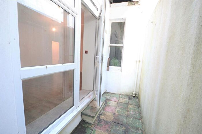 1 Bedroom Flat To Rent In Brunswick Place, Hove, BN3