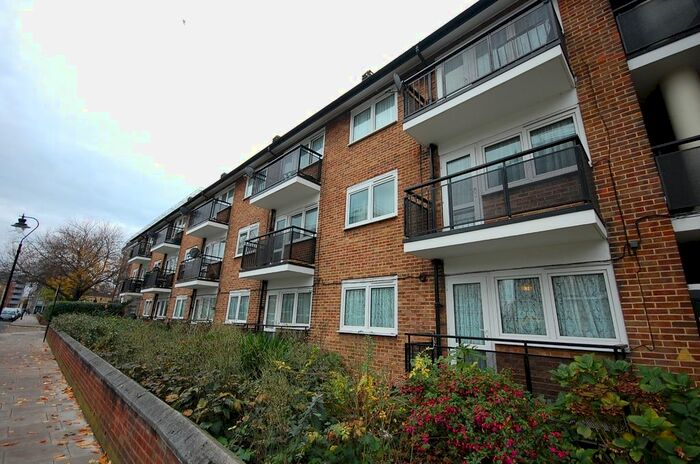 1 Bedroom Flat To Rent In St. Saviours Estate, London SE1