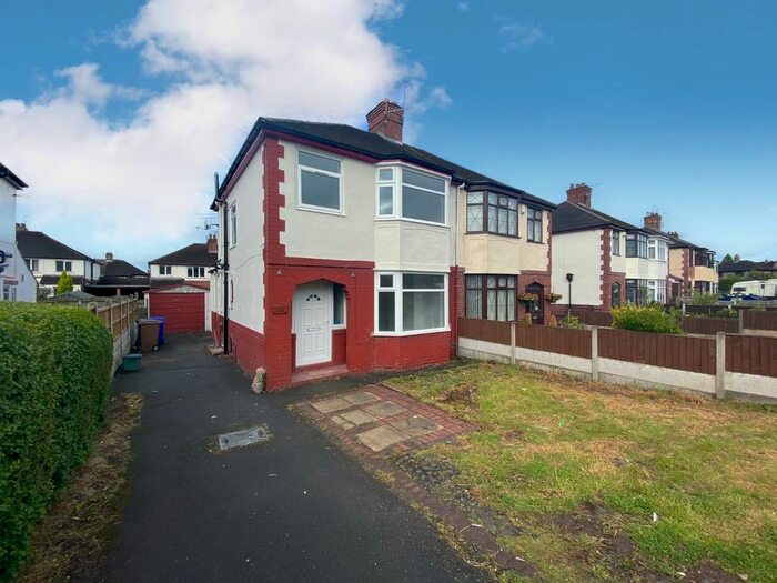 3 Bedroom Semi-Detached House To Rent In Blurton Road, Stoke-On-Trent, Staffordshire, ST3