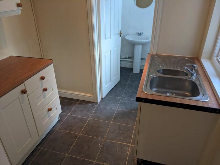 2 Bedroom Flat To Rent In Wyndham Street, Ogmore Vale, Bridgend CF32