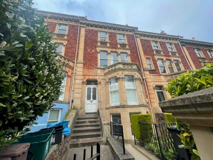 2 Bedroom Flat To Rent In Hanbury Road, Bristol, BS8