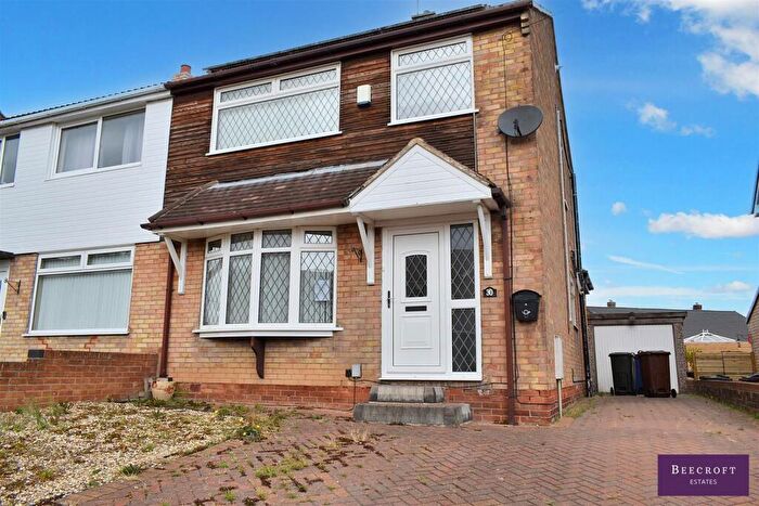 3 Bedroom Semi-Detached House For Sale In Dove Road, Wombwell, Barnsley, S73