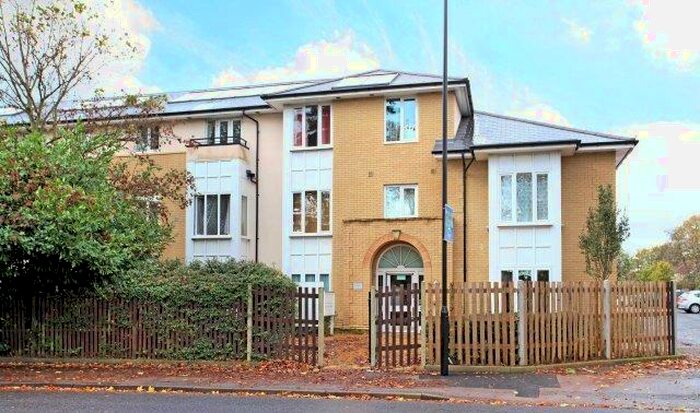 2 Bedroom Flat To Rent In Oakfield Gardens, Southampton, Hampshire, SO16
