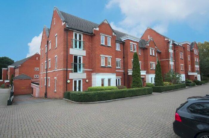 2 Bedroom Flat To Rent In The Comptons, Comptons Lane, Horsham, RH13
