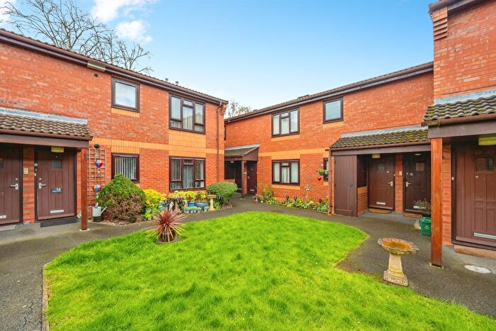 2 Bedroom Maisonette For Sale In Norbury Court, Allestree, Derby, DE22