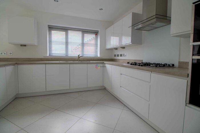 5 Bedroom Detached House To Rent In Winders Way, Treeton, Rotherham S60