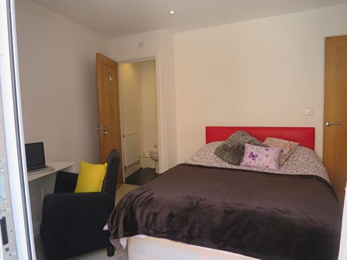 3 Bedroom Flat To Rent In Edward Road, Nottingham, NG2