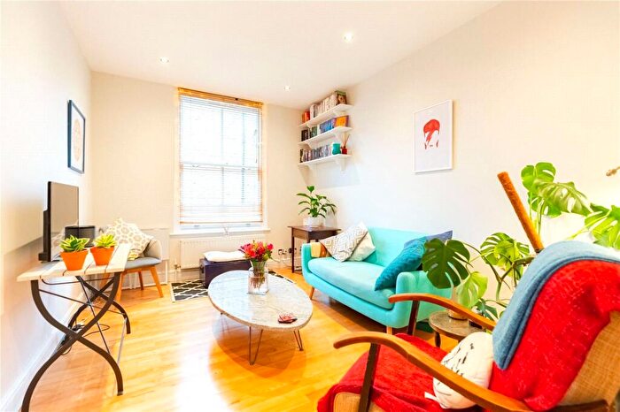2 Bedroom Apartment To Rent In Seven Sisters Road, Islington, London, N7