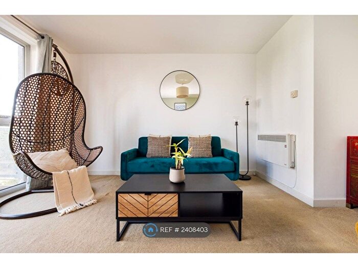 2 Bedroom Flat To Rent In Reed Court, London, SE13