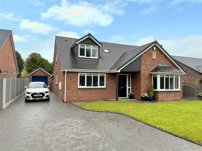 4 Bedroom Bungalow For Sale In Broadacres Close, Stourton, Stourbridge, West Midlands, DY7