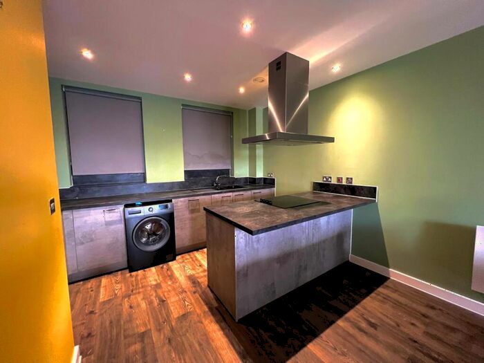 2 Bedroom Apartment To Rent In Roper Court Apartments, M4