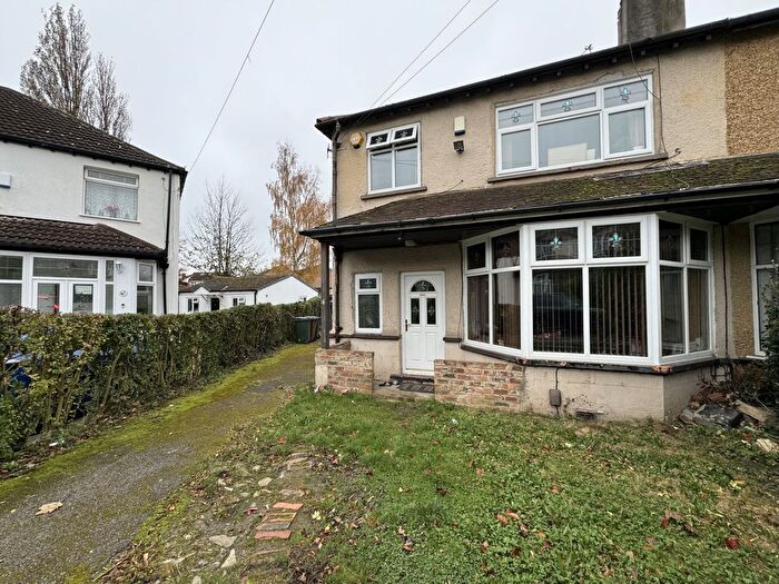 3 Bedroom Semi Detached House To Rent In Chirton Grove, Leeds, West Yorkshire, LS8